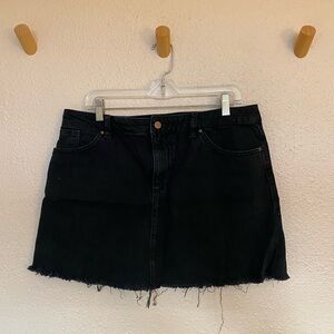 Frayed hem denim skirt